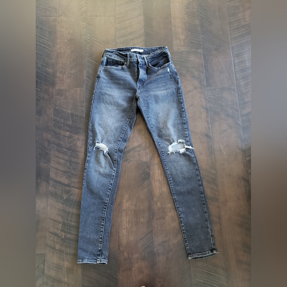 Levis jeans 27